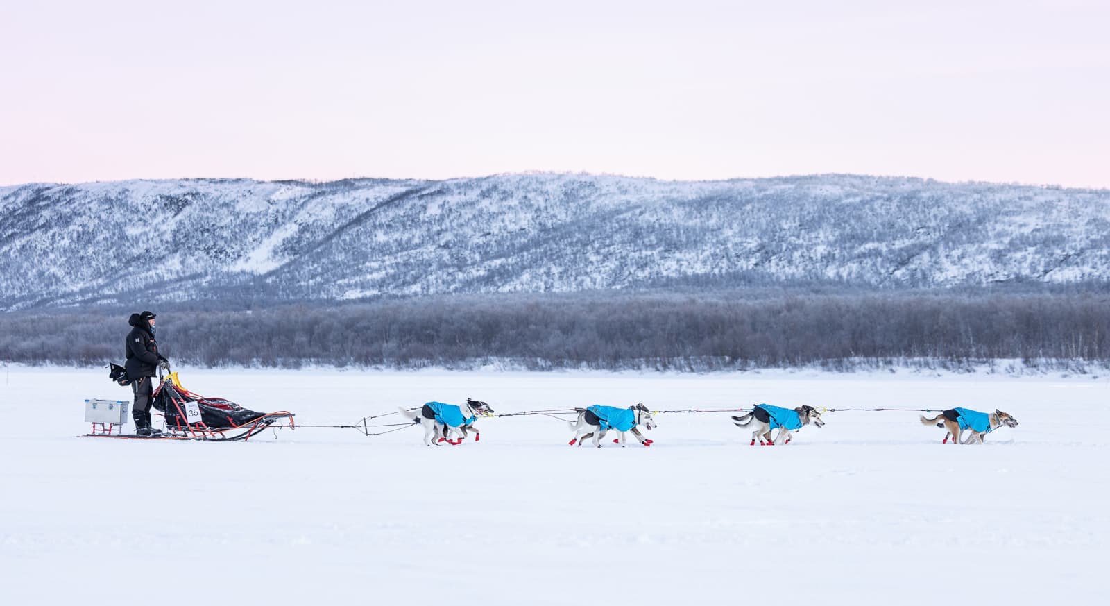 Long distance light jacket lifestyle 1