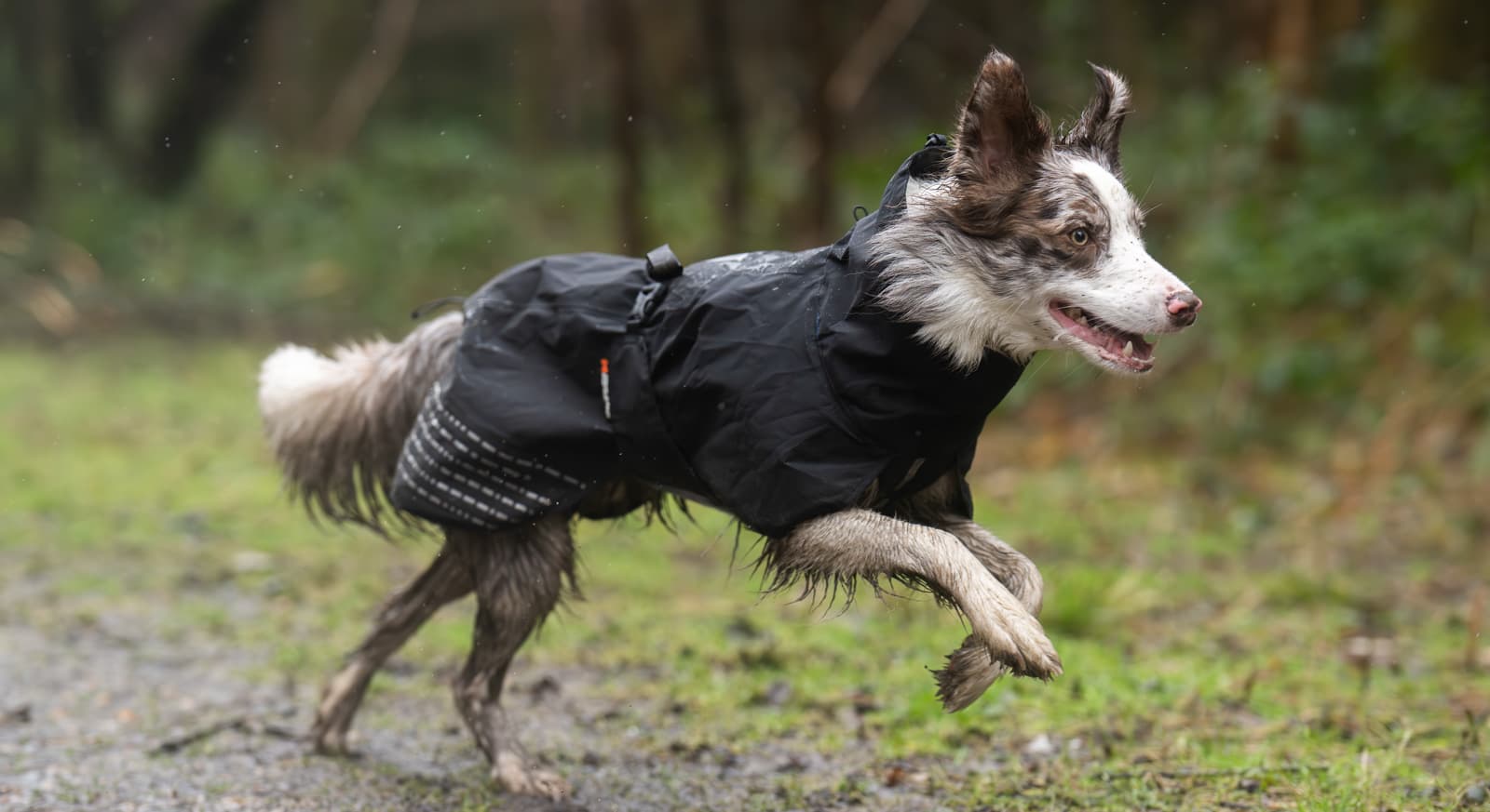 Fjord raincoat lifestyle 1