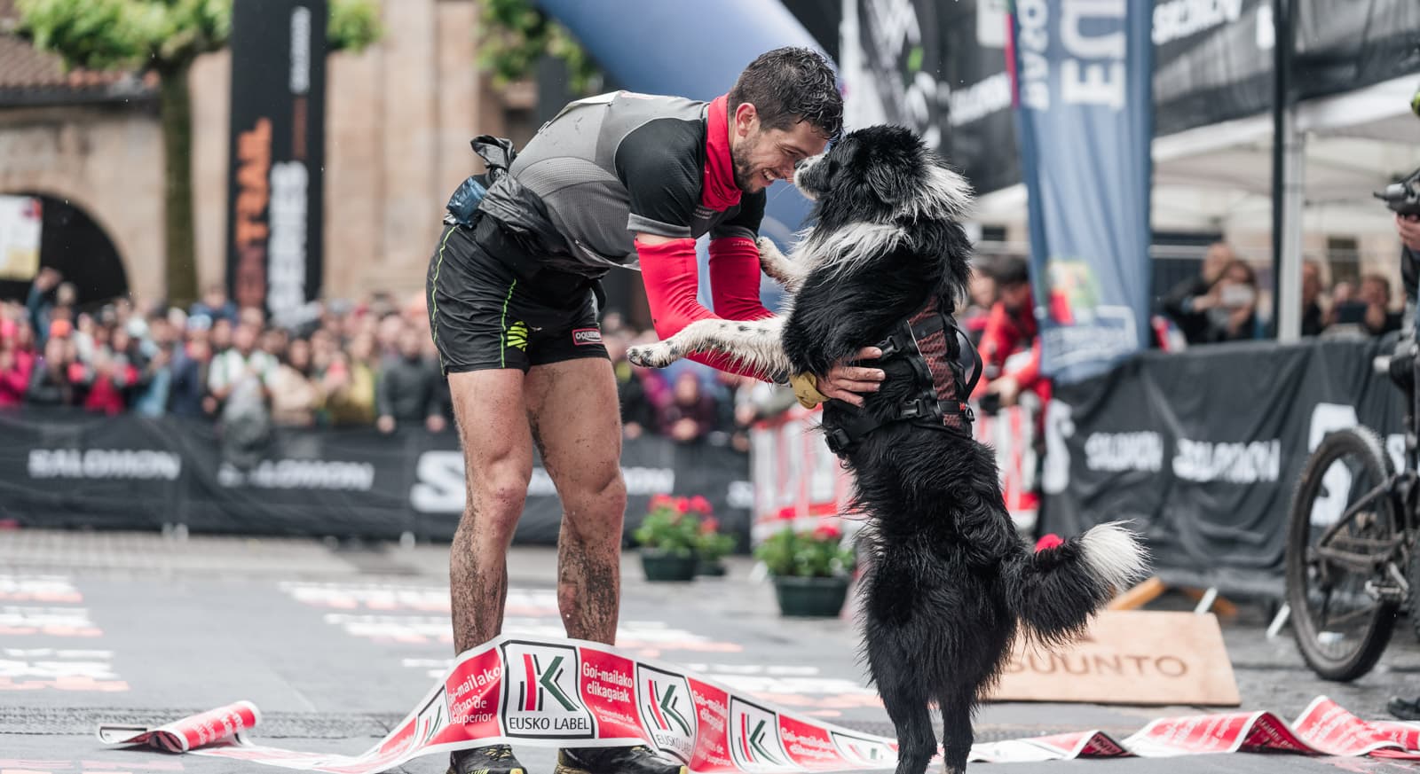 Rock adjustable leash lifestyle 1