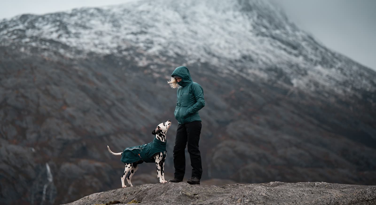 Trail isolator jacket 2.0 women's lifestyle 1