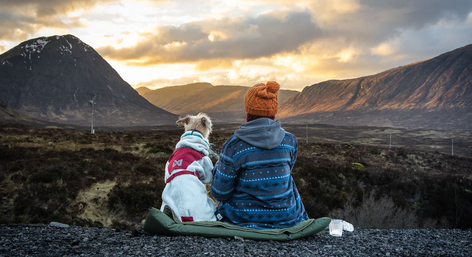 Trekking fleece dog jacket lifestyle 1